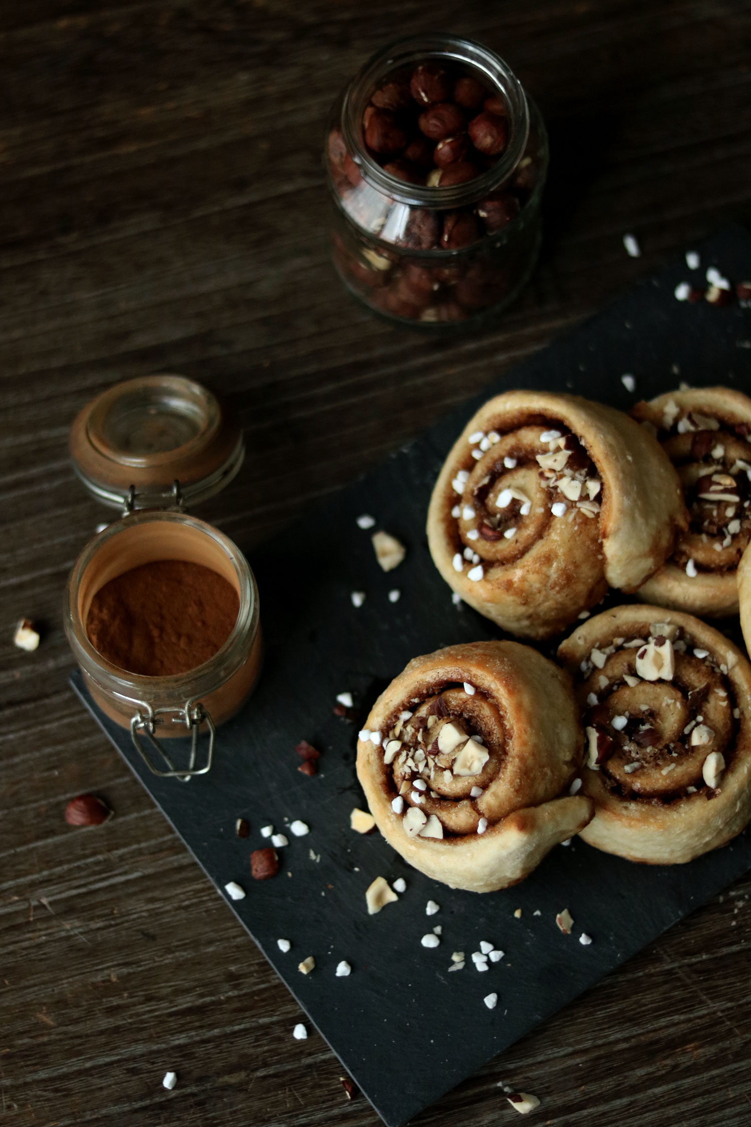 VEGANE HASELNUSS-ZIMTSCHNECKEN • MARI DALOR VEGANE HASELNUSS-ZIMTSCHNECKEN • MARI DALOR